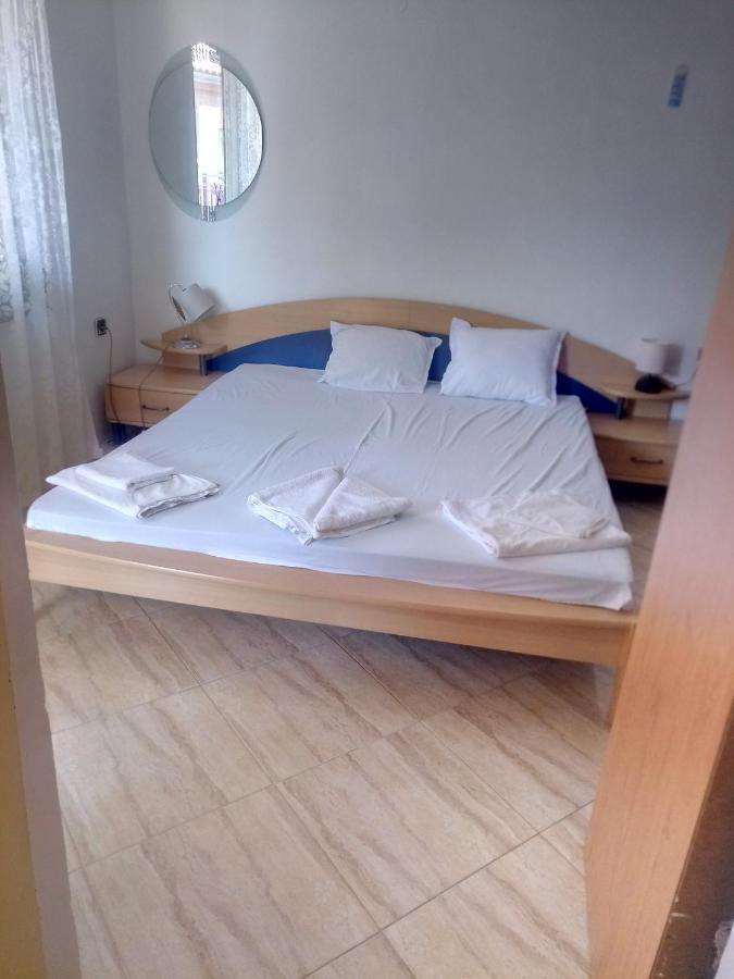 Farlalievi Guest House Sozopol Exterior foto