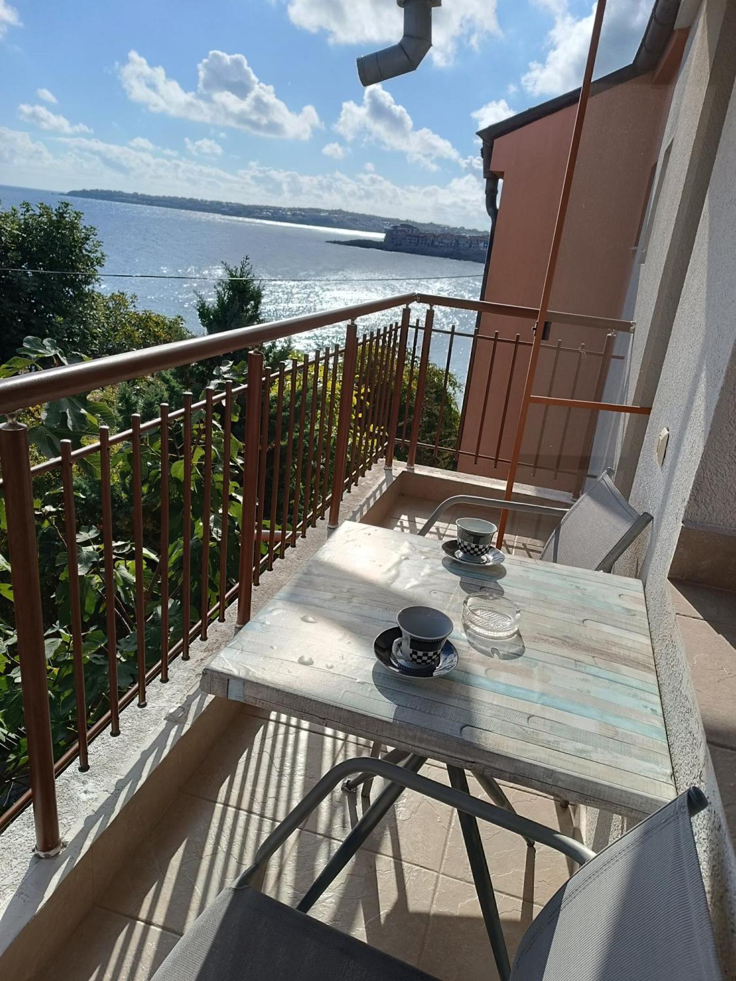 Farlalievi Guest House Sozopol Exterior foto